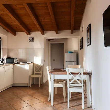 La Casa Di Rosy Apartment *