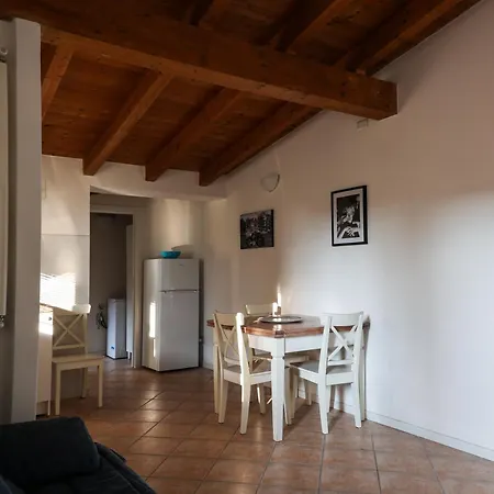 La Casa Di Rosy Apartment *